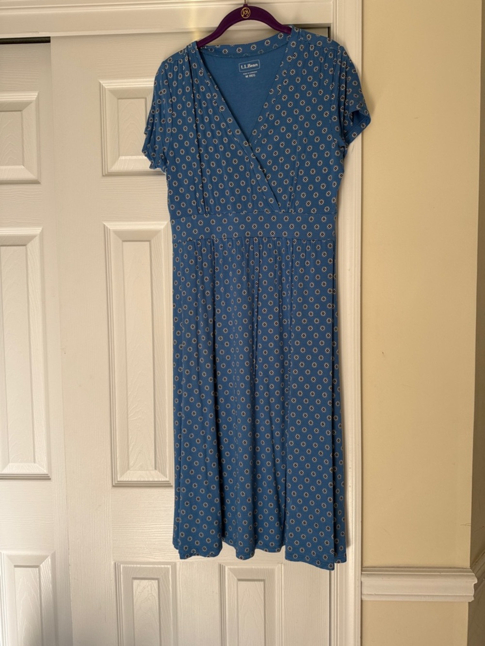 L.L. Bean Blue daisy V‑Neck Top Dress medium